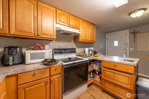 7945 9th Ave SW, Seattle, WA 98106 - Photo 31