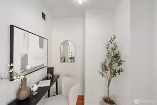 1902 Bigelow Ave N, Seattle, WA 98109 - Photo 23