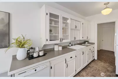 1902 Bigelow Avenue N #304, Seattle, WA 98109 - Photo 15