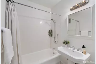 1902 Bigelow Avenue N #304, Seattle, WA 98109 - Photo 19