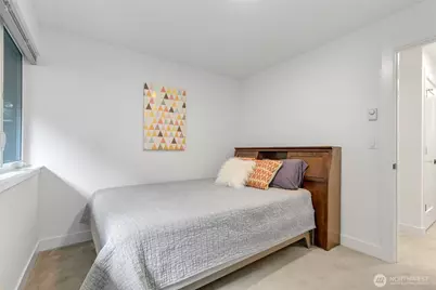 2373 Minor Avenue E, Seattle, WA 98102 - Photo 17