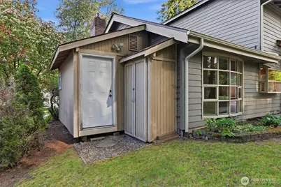 4423 156th Place SE, Bellevue, WA 98006 - Photo 33