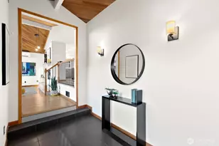 3219 34th Ave W, Seattle, WA 98199 - Photo 3