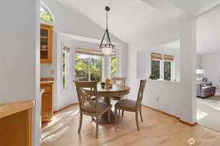 24309 SE 25th St, Sammamish, WA 98075 - Photo 17