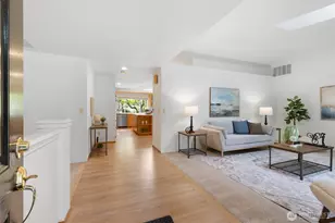 24309 SE 25th St, Sammamish, WA 98075 - Photo 5