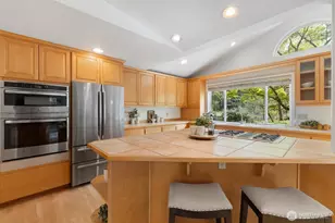 24309 SE 25th St, Sammamish, WA 98075 - Photo 15
