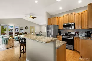1409 Commodore Pl, Freeland, WA 98249 - Photo 11
