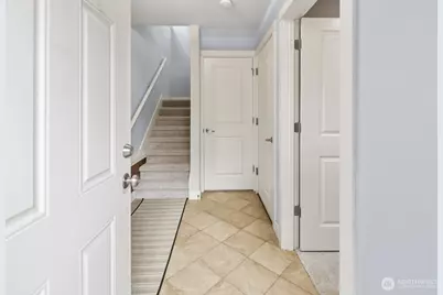 924 SW Holden Street, Seattle, WA 98106 - Photo 3
