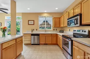 8408 19th St NE, Lake Stevens, WA 98258 - Photo 9