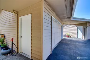 747 SE Bayshore Dr, Oak Harbor, WA 98277 - Photo 21