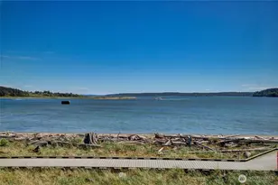 747 SE Bayshore Dr, Oak Harbor, WA 98277 - Photo 19