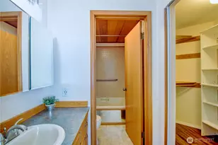 747 SE Bayshore Dr, Oak Harbor, WA 98277 - Photo 15