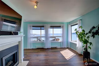 747 SE Bayshore Drive #202, Oak Harbor, WA 98277 - Photo 1