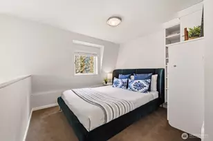 425 Vine St, Seattle, WA 98121 - Photo 17
