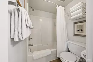 425 Vine St, Seattle, WA 98121 - Photo 19