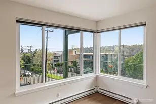 1318 W Barrett St, Seattle, WA 98119 - Photo 29