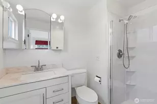 1318 W Barrett St, Seattle, WA 98119 - Photo 21