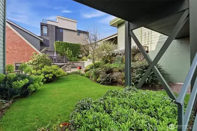 1318 W Barrett Street, Seattle, WA 98119 - Photo 39