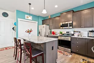 1009 32nd St NW, Puyallup, WA 98371 - Photo 3