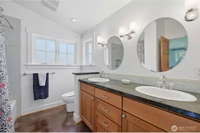 10630 NE 18th Street, Bellevue, WA 98004 - Photo 21