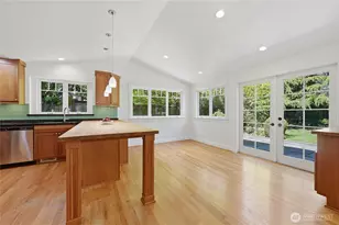 10630 NE 18th St, Bellevue, WA 98004 - Photo 11