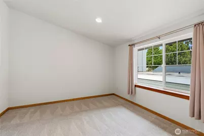 10520 Whitman Avenue N #C, Seattle, WA 98133 - Photo 17