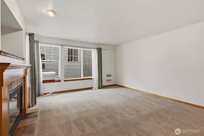 10520 Whitman Avenue N #C, Seattle, WA 98133 - Photo 3