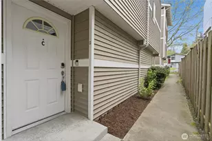 10520 Whitman Ave N, Seattle, WA 98133 - Photo 3