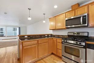 10520 Whitman Ave N, Seattle, WA 98133 - Photo 13