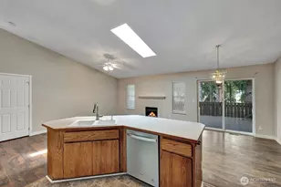 8115 109th St E, Puyallup, WA 98373 - Photo 5