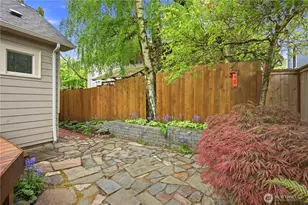 2208 NE 75th St, Seattle, WA 98115 - Photo 31