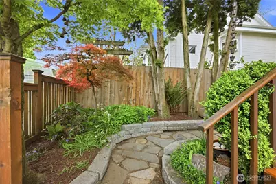 2208 NE 75th Street, Seattle, WA 98115 - Photo 33
