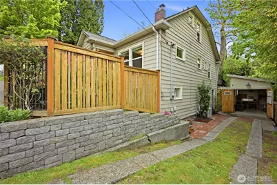 2208 NE 75th Street, Seattle, WA 98115 - Photo 37