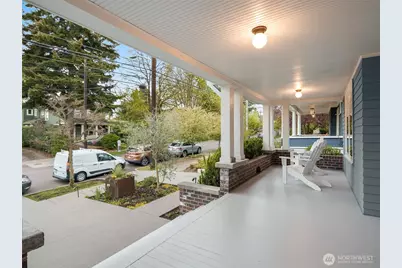 1909 4th Avenue N, Seattle, WA 98109 - Photo 3