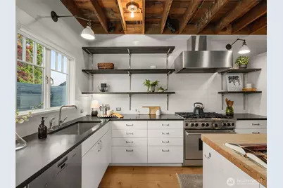 1909 4th Avenue N, Seattle, WA 98109 - Photo 13