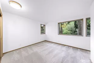 2261 W Lake Sammamish Pkwy SE, Bellevue, WA 98008 - Photo 35