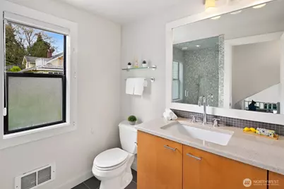 4045 2nd Avenue NE, Seattle, WA 98105 - Photo 15