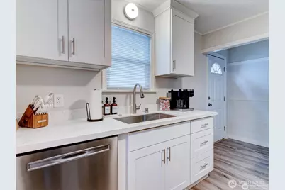 1626 39th Avenue E, Seattle, WA 98112 - Photo 17