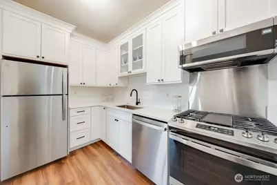 10042 Main Street #203, Bellevue, WA 98004 - Photo 7