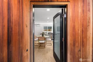 4028 5th Ave NE, Seattle, WA 98105 - Photo 3