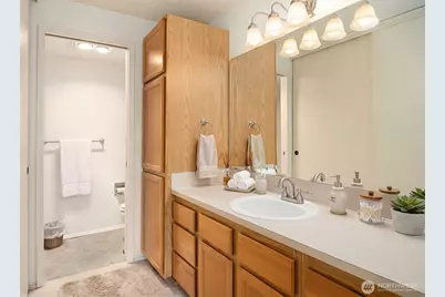 118 SW 116th Street #D32, Seattle, WA 98146 - Photo 9