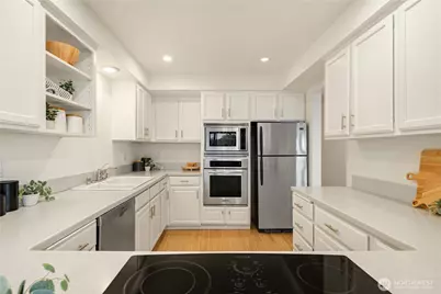 2616 4th Avenue N #405, Seattle, WA 98109 - Photo 13