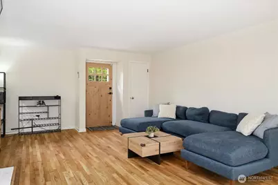 4037 NE 109th Street, Seattle, WA 98125 - Photo 3