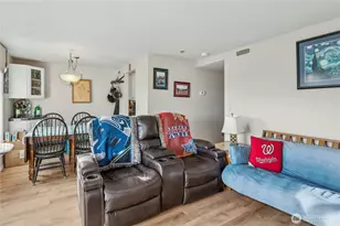 270 SE Barrington Dr, Oak Harbor, WA 98277 - Photo 5