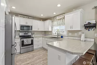 1826 Island Drive, Longview, WA 98632 - Photo 9