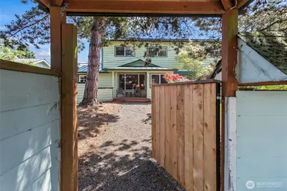 3701 N Whitman Street, Tacoma, WA 98407 - Photo 3