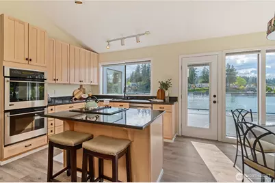 4610 Marine View Place, Bremerton, WA 98312 - Photo 11