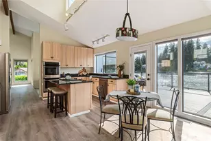 4610 Marine View Pl, Bremerton, WA 98312 - Photo 5