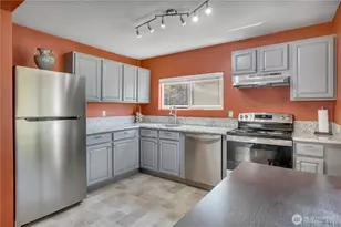 2307 SW Myrtle St, Seattle, WA 98106 - Photo 9
