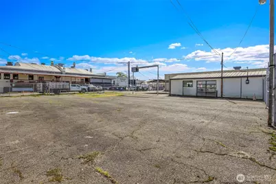 9808 17th Avenue SW, Seattle, WA 98106 - Photo 17